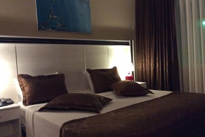 Room 10 of 46