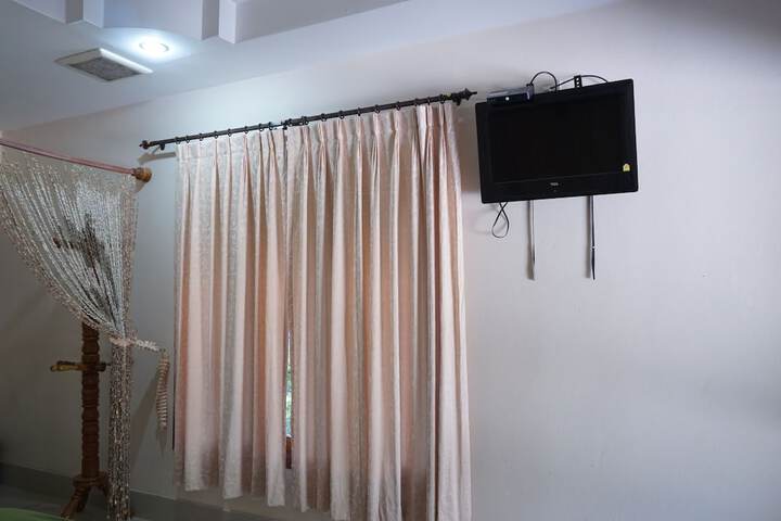 Room 11 of 35