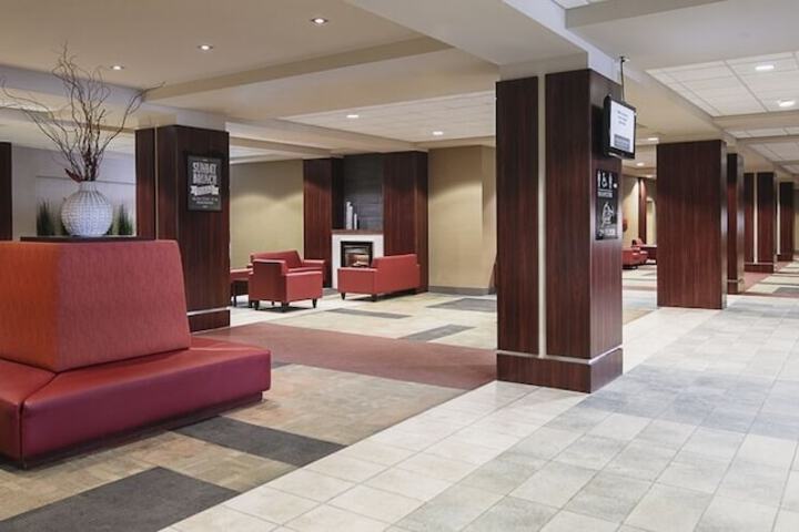 Entrance & Lobby