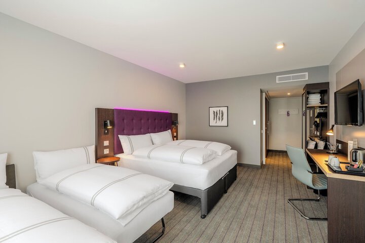 Room 28 of 62