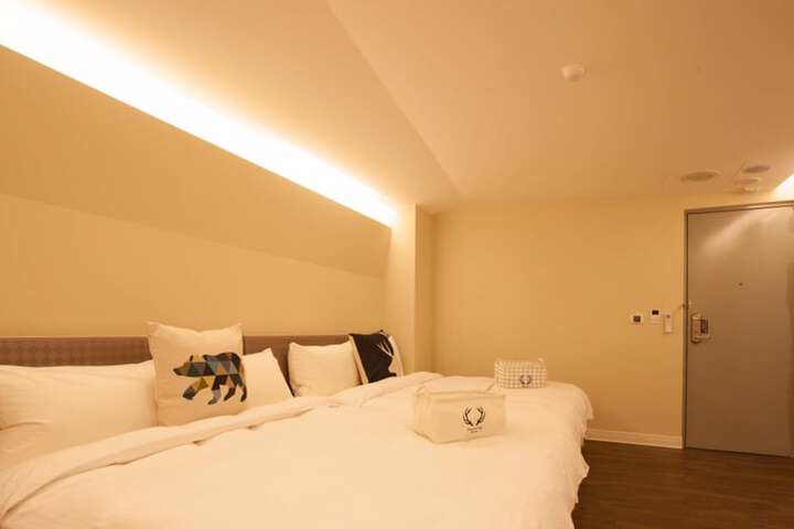 Room 18 of 82