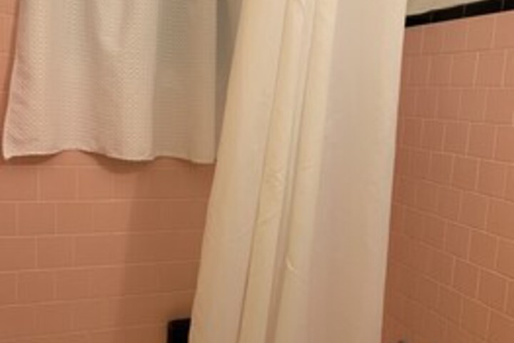Room 118 of 204