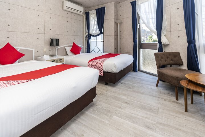 Room 4 of 84