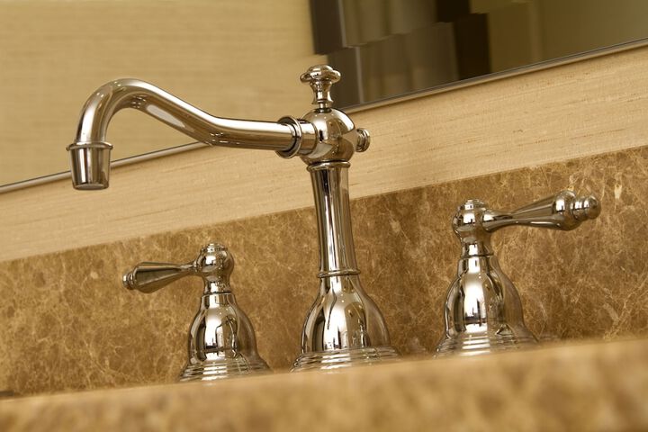 Bathroom sink