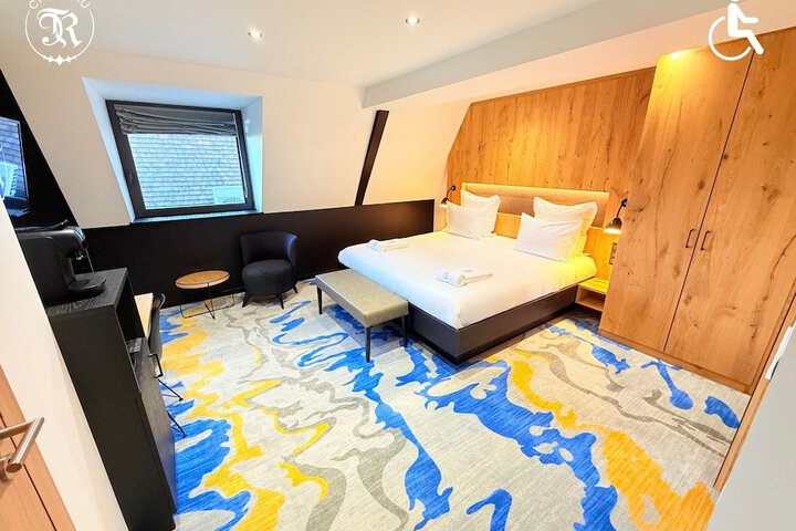 Room 107 of 217