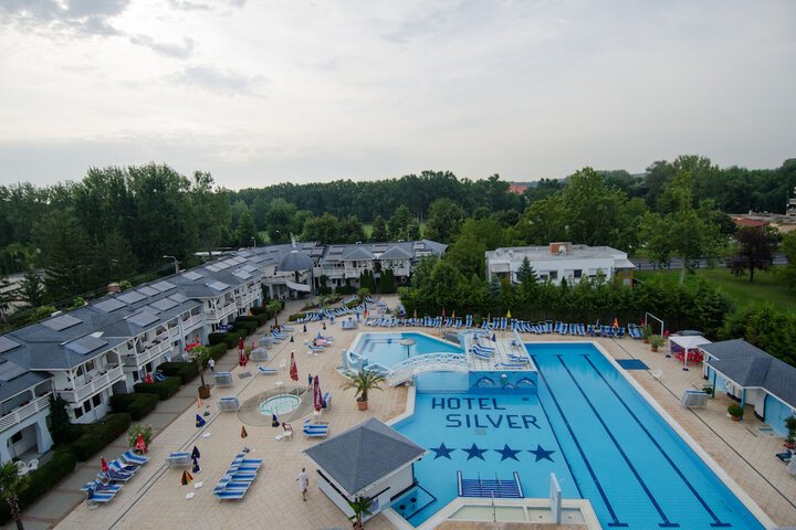 Pool 72 of 171