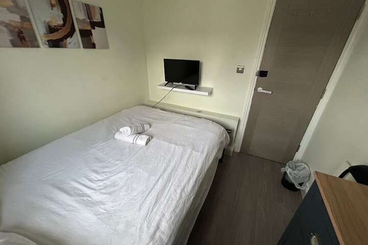 Room 21 of 34