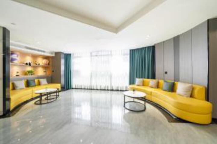 Fengqiao Holiday Hotel
