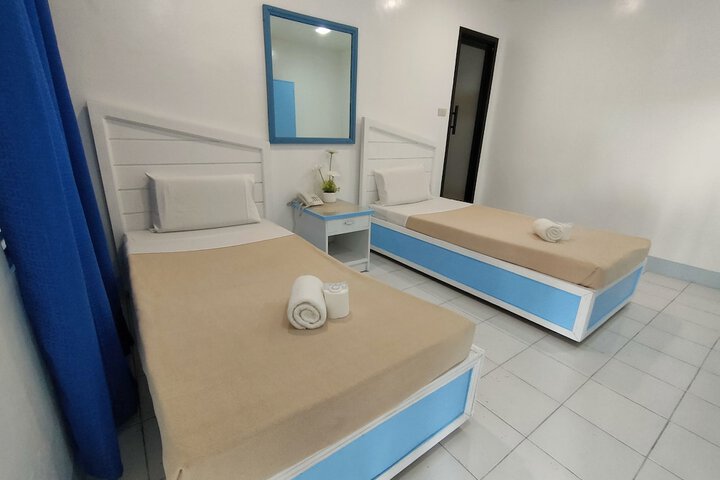 Room 9 of 23