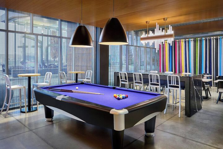 Hotel Pool
