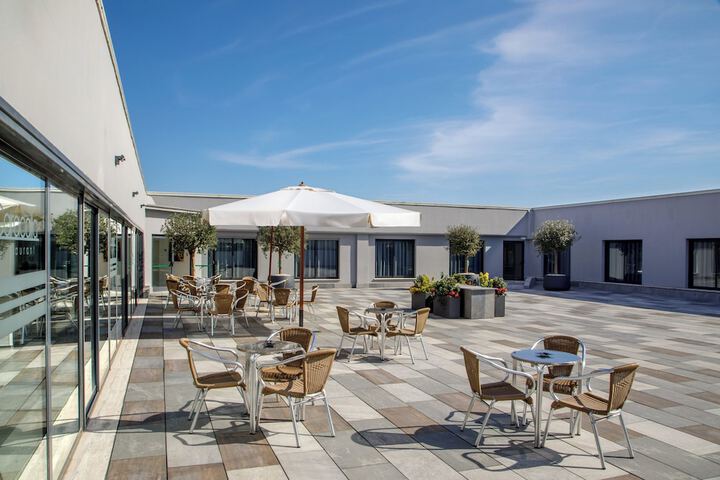 Terrace/Patio 19 of 22