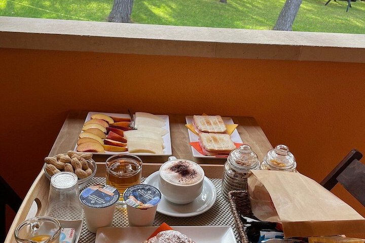 Breakfast/Coffee Service 73 of 88