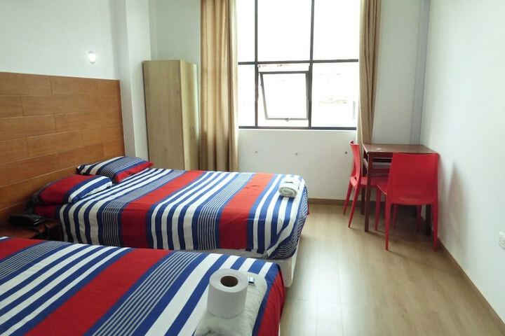 Room 4 of 11