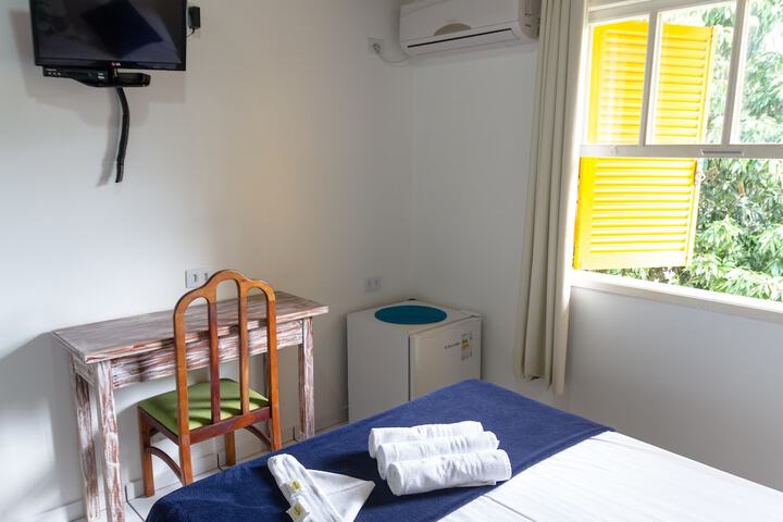 Room 8 of 99