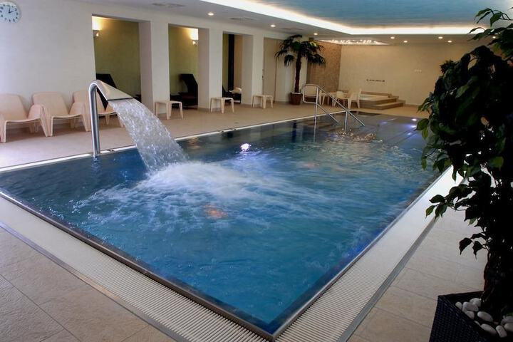 Hotel Pool