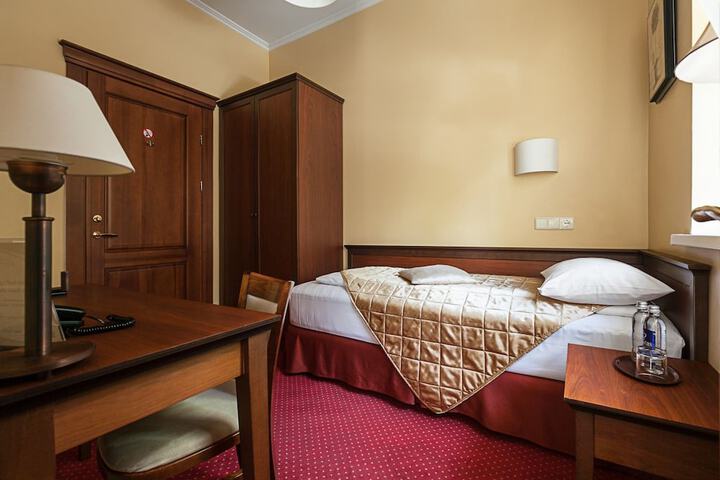 Room 6 of 47