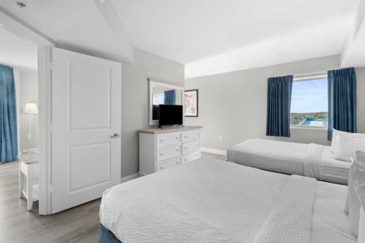 Room 12 of 77