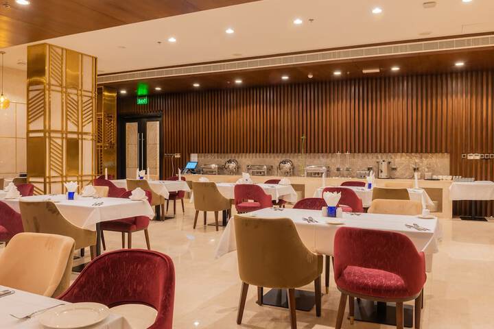 Dining 6 of 9