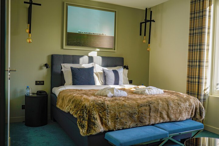 Room 15 of 28