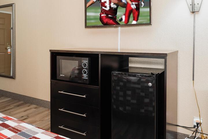 1 King Bed Suite (2 of 6)