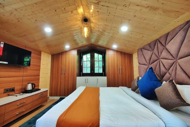 Room 3 of 63
