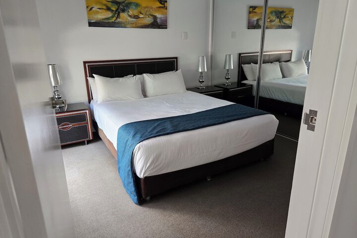 Room 12 of 107