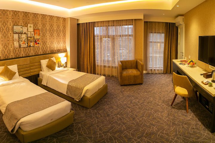 Room 10 of 52