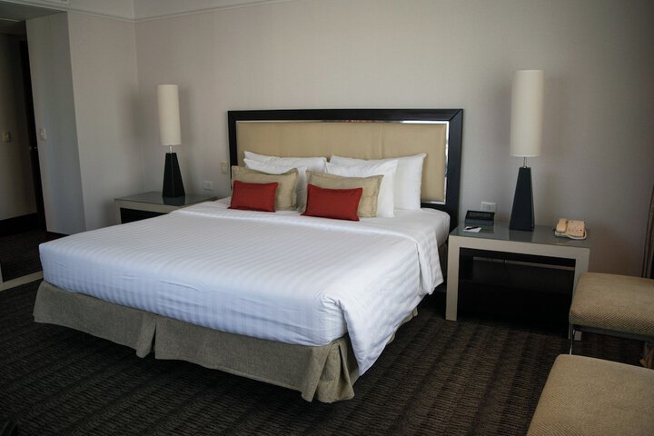 Room 8 of 38