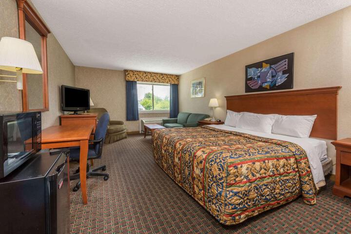 1 King Bed (22 of 24)