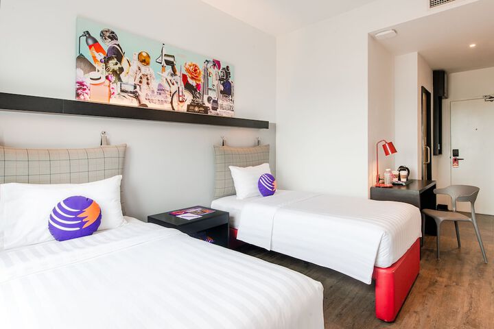 Room 5 of 19