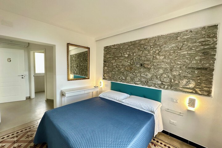 Room 117 of 190