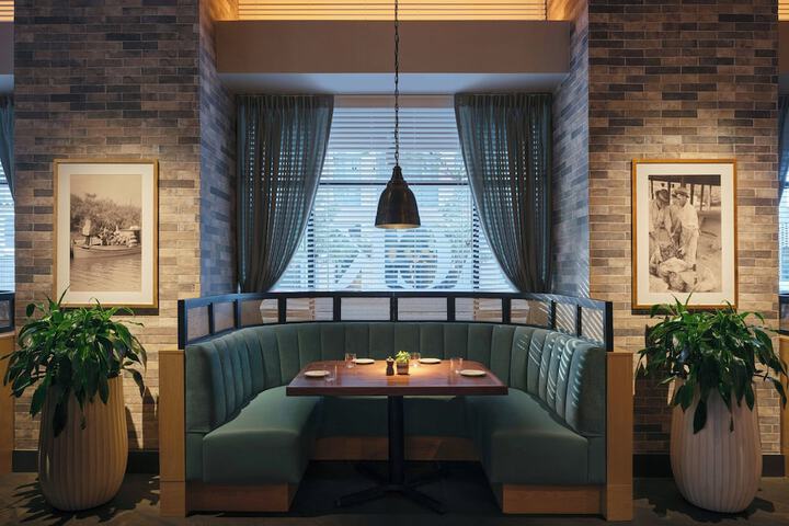 Dining 82 of 147