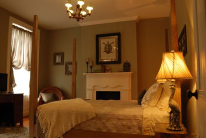 Room 8 of 22
