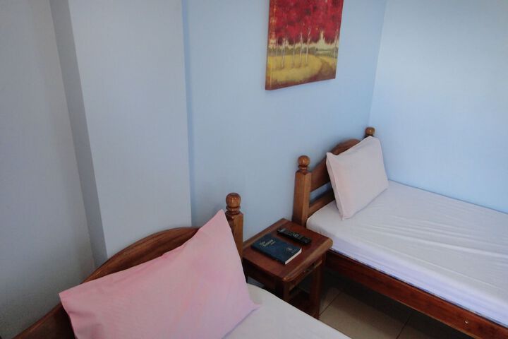 Room 12 of 40
