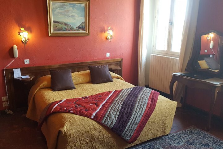 Room 16 of 64