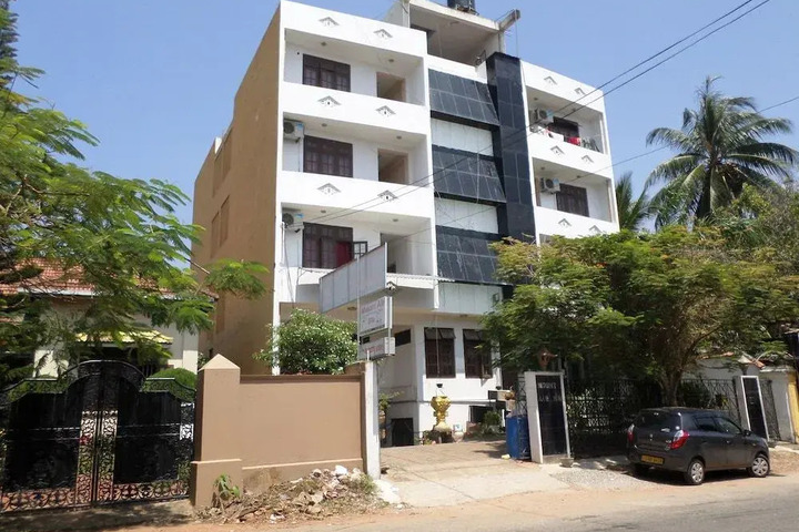 MOUNT LANKA HOTEL & SUITES