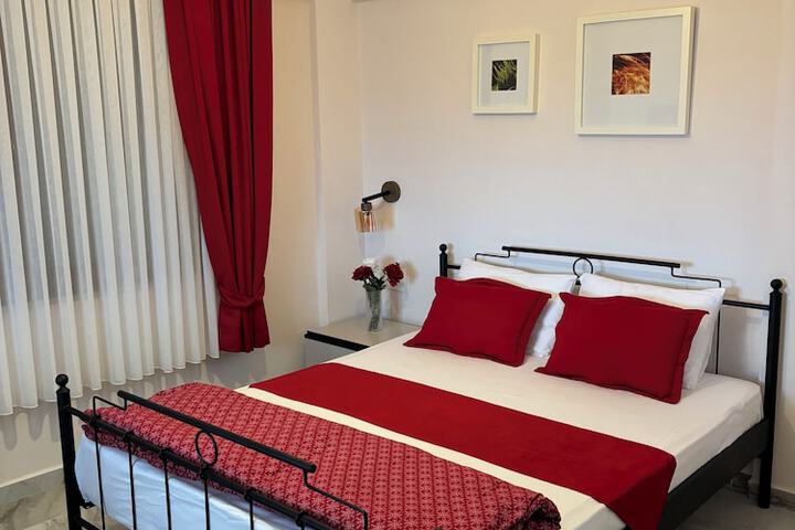 Room 9 of 108