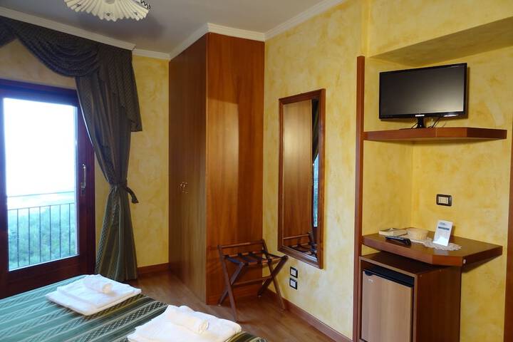 Room 26 of 75