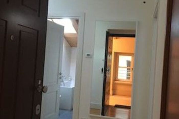 Room 3 of 9