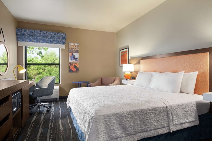 Room 13 of 27