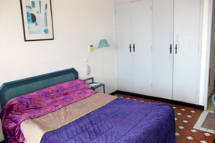 Room 12 of 46
