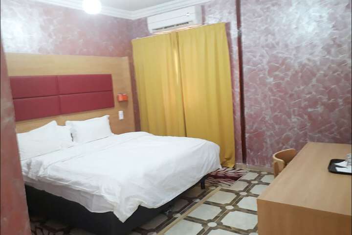 Room 9 of 23