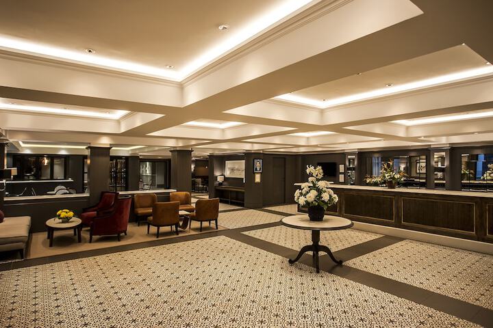 Entrance & Lobby