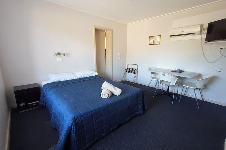 Room 28 of 43