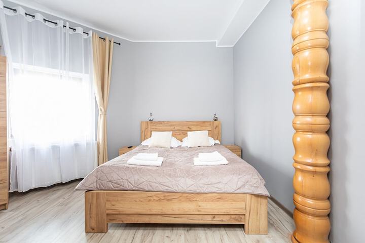 Room 44 of 168