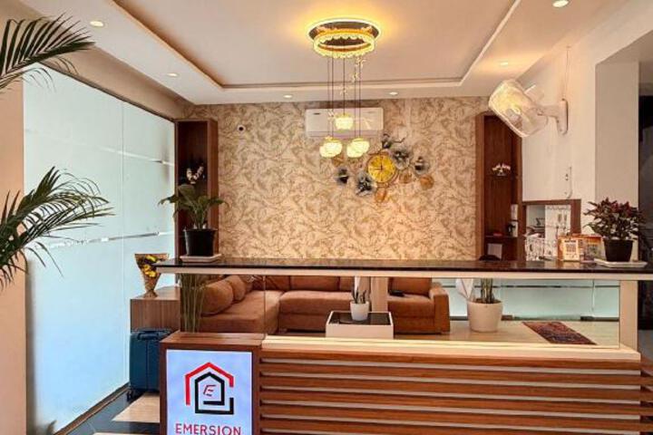 Hotel Emersion residency