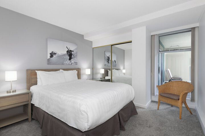 Room 27 of 266