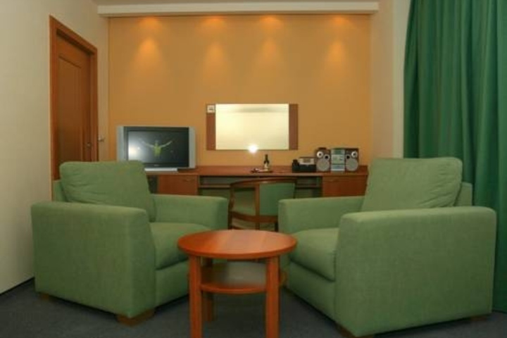 Room 3 of 17