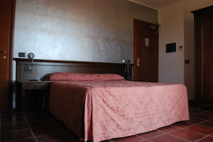 Room 8 of 31