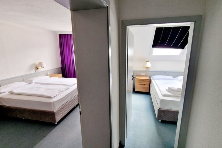 Room 5 of 17
